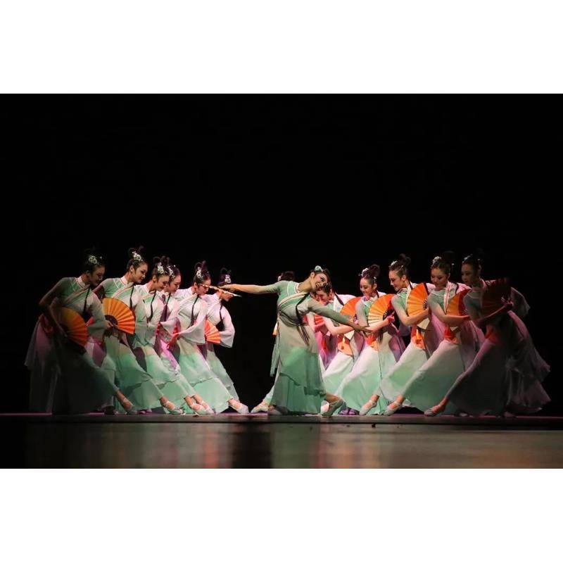 Intoxicated and classical adult fan dance and dance costumes for the women's dance ensembles