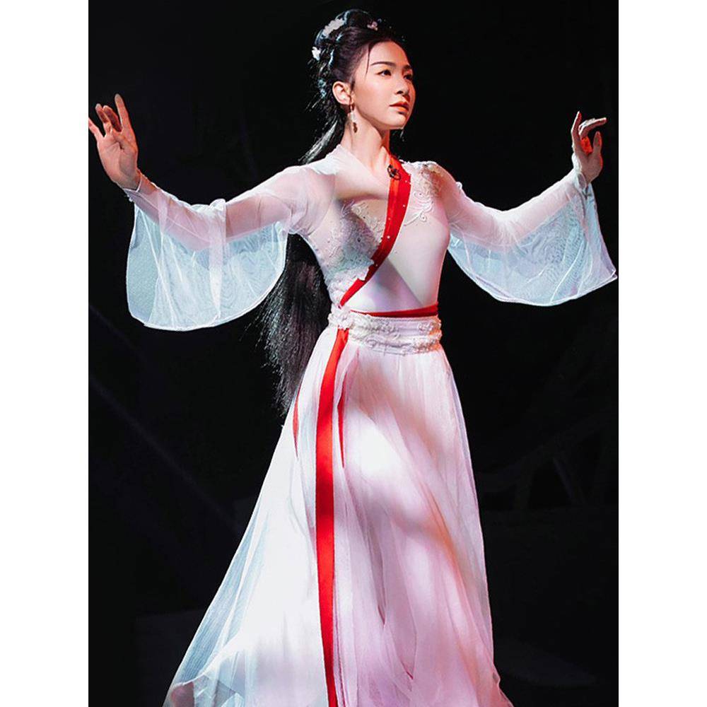 Classical Dance Performance Servant Female Permanent Skirt Drives and Breaks the Waves of the Waves.
