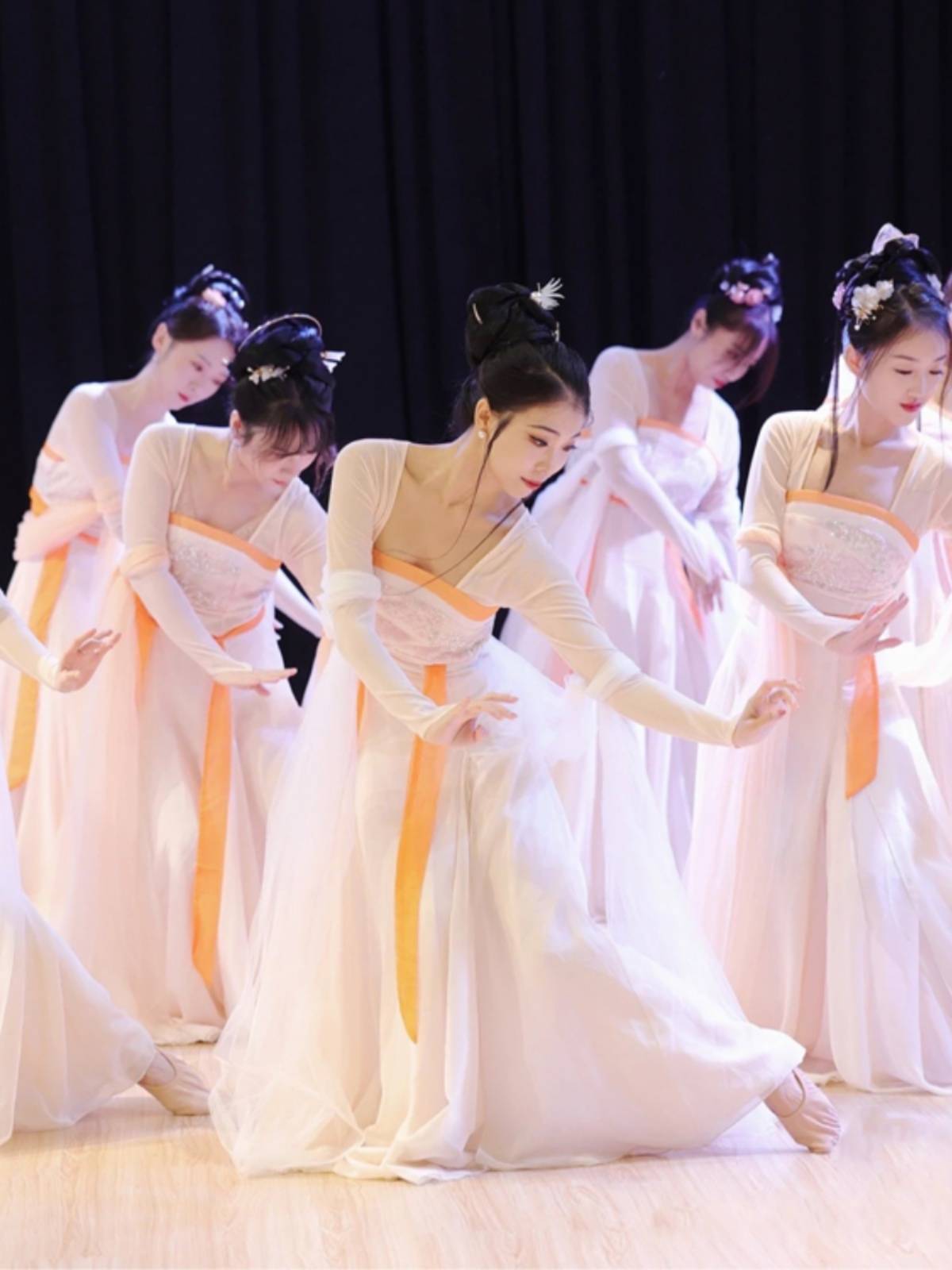 Classical Dance Performance Services Chinese Dance Ancient Wind Fairy Fairy Skirt Changan Twelve Hills of Hanshan Tangyu Skirt Dance Dance
