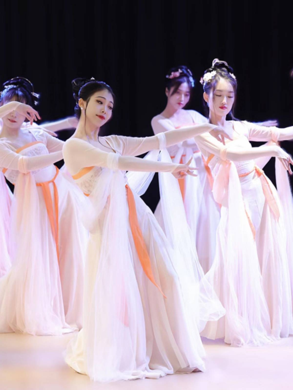 Classical Dance Performance Services Chinese Dance Ancient Wind Fairy Fairy Skirt Changan Twelve Hills of Hanshan Tangyu Skirt Dance Dance