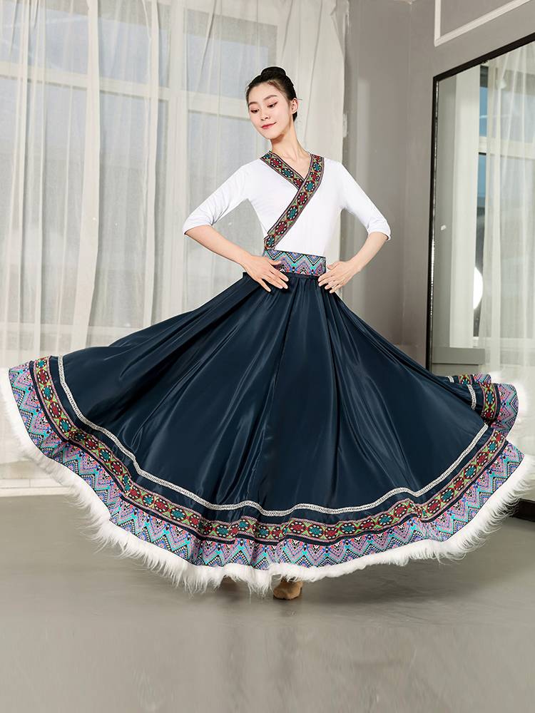 A new 2024 in Tibetan dance costume