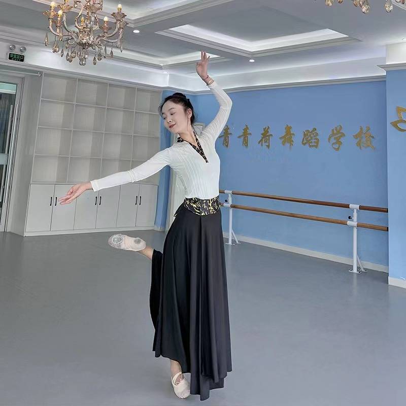 New Tibetan dance performance clothing minority Mongolian dance clothing adult student art test practice big skirt