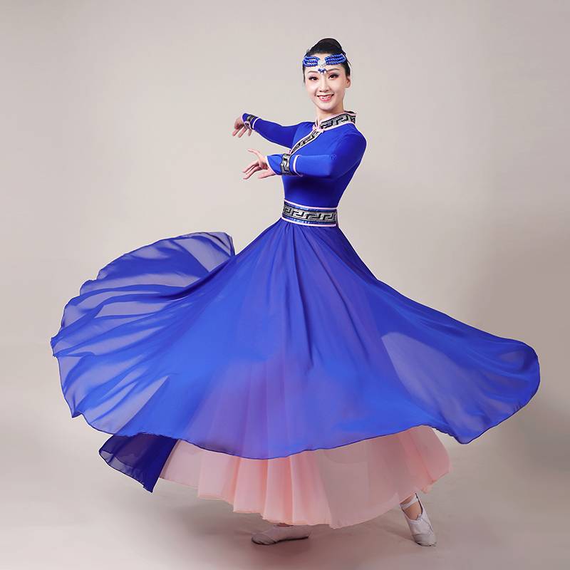 Mongol dress-student, ethnic minority, performing a dress set for Tibetan adult Monk dance practice