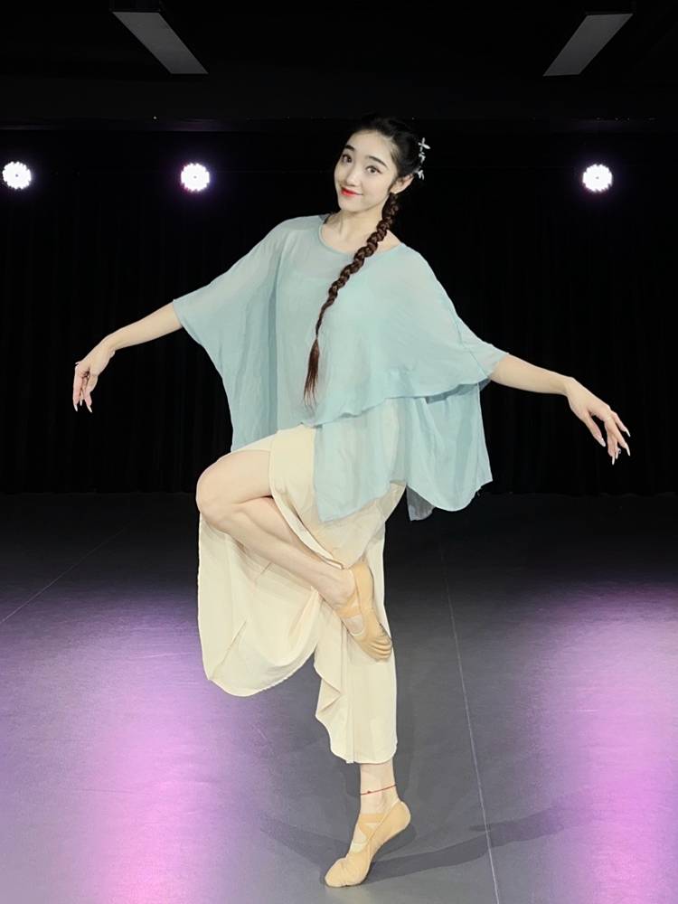 Silk Irregular Hands Loose Loose Large Size, Classical Dance of Chinese Dance, Chinese Dance Fairy Modern Dance Practice Service