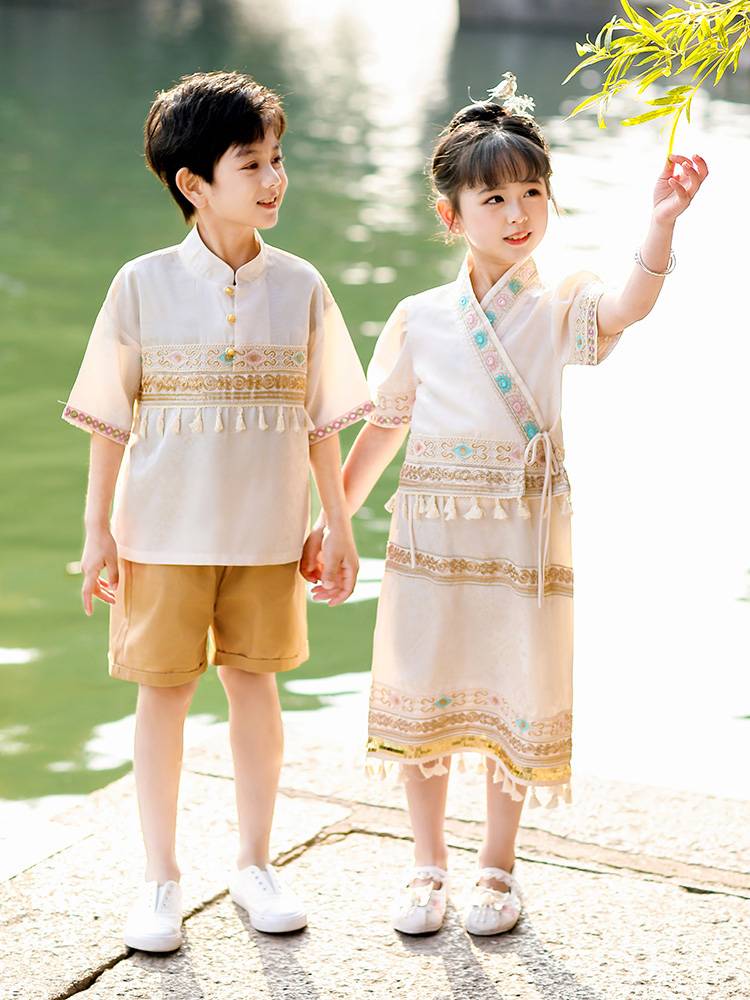 September 1 minority clothing Hanfu Xishuangbanna Dai Water Pour Water Pouring Water Festival Baby Performing Dance Service Brothers and Sisters