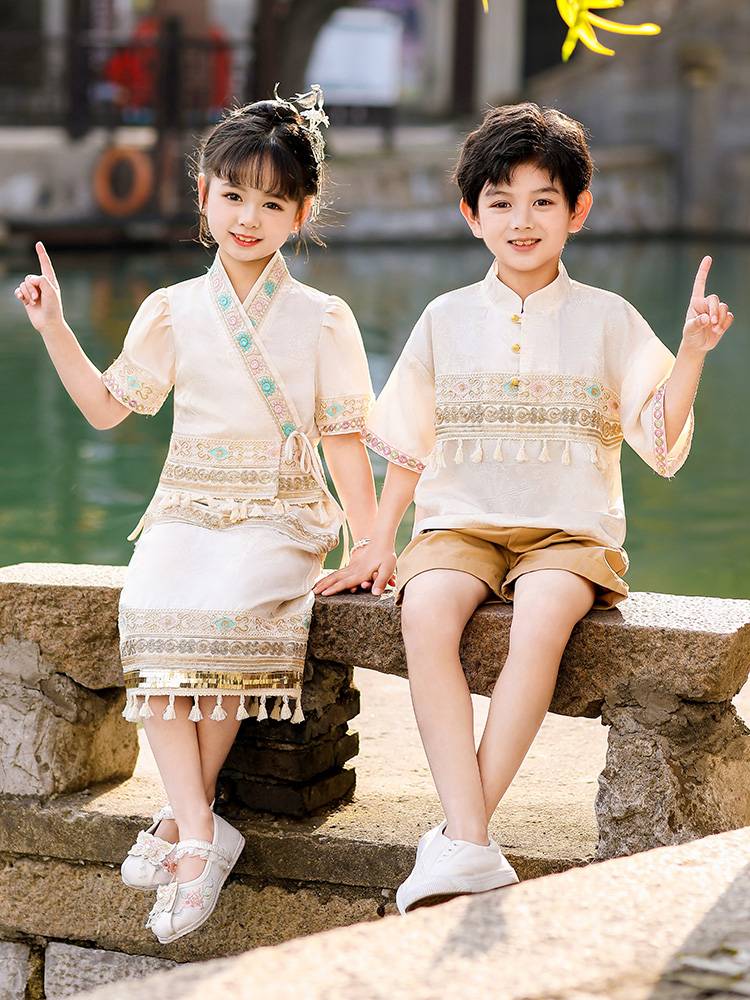 September 1 minority clothing Hanfu Xishuangbanna Dai Water Pour Water Pouring Water Festival Baby Performing Dance Service Brothers and Sisters