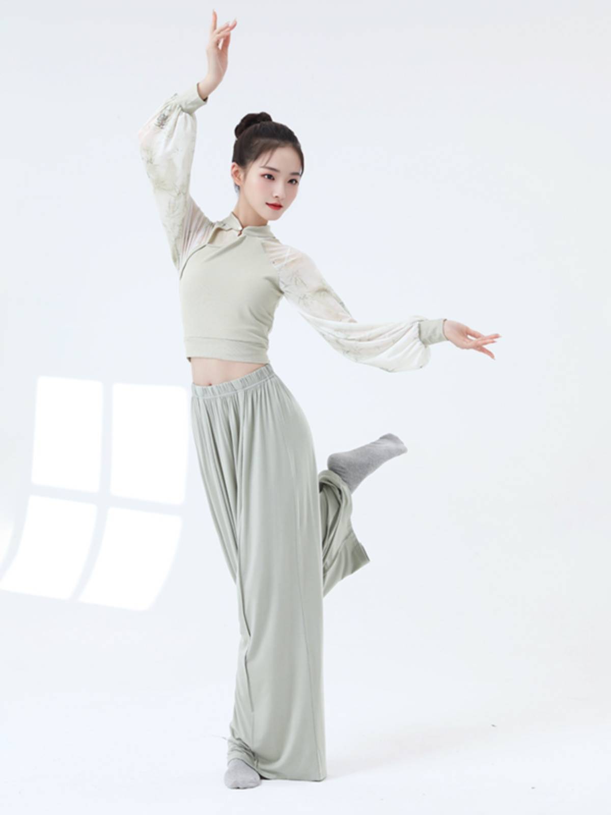 Classical dance body rhyme cheongsam collar net gauze lantern sleeve dance practice service modern dance collection waist top performance service