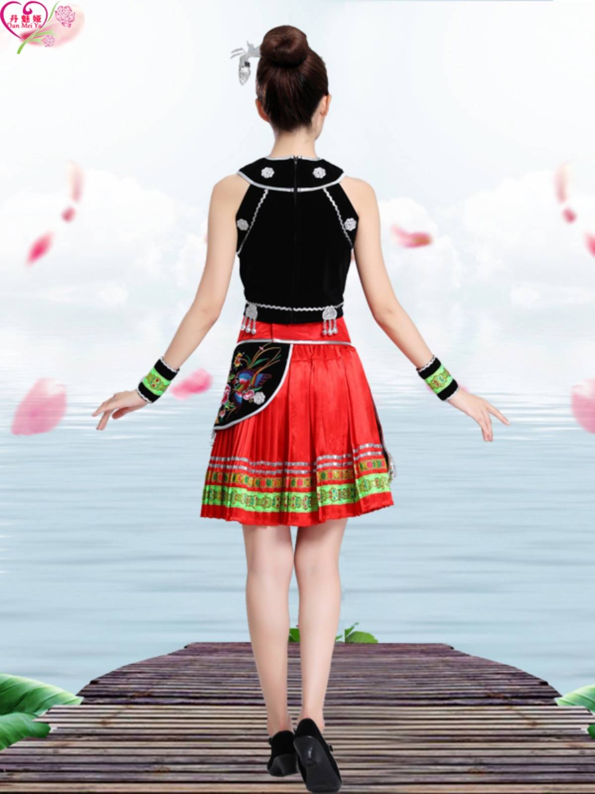 Miao Performance Service Women's Ethnic Wind Embroidered Yi and Dai Folding Skirts Yunnan Minority Dance Performance Clothing