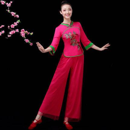Yang Liping Plaza Dance Yangge Dance performed in 2024 new set fan dance national dance service