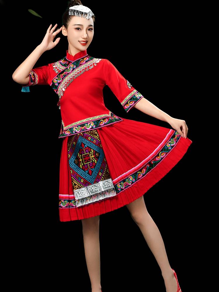 The new Guangxi Zhuang adult dance clothing shows the Yao Yimiao ethnic minority clothing performance clothing female