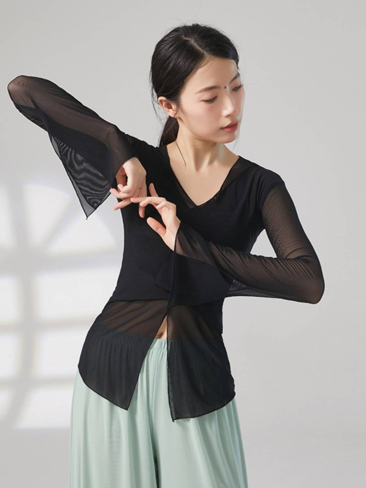 Classical dance dance clothing body rhyme yae Chinese national dance teacher practiced clothes shape clothing art test top