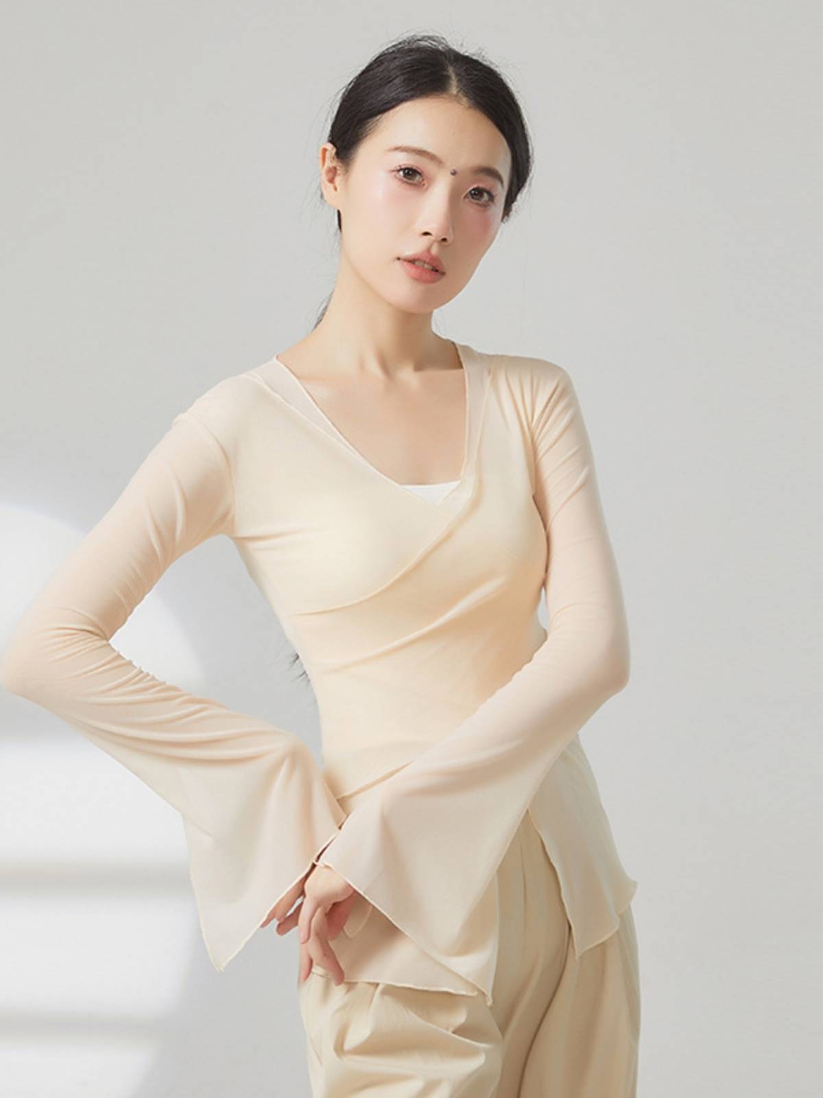 Classical dance dance clothing body rhyme yae Chinese national dance teacher practiced clothes shape clothing art test top