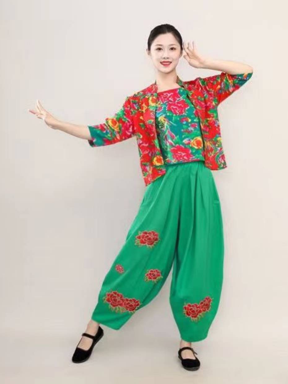 Cotton and linen drum dance dance clothing large size lantern pants national wind Yangge service square dance service personality shaking pants