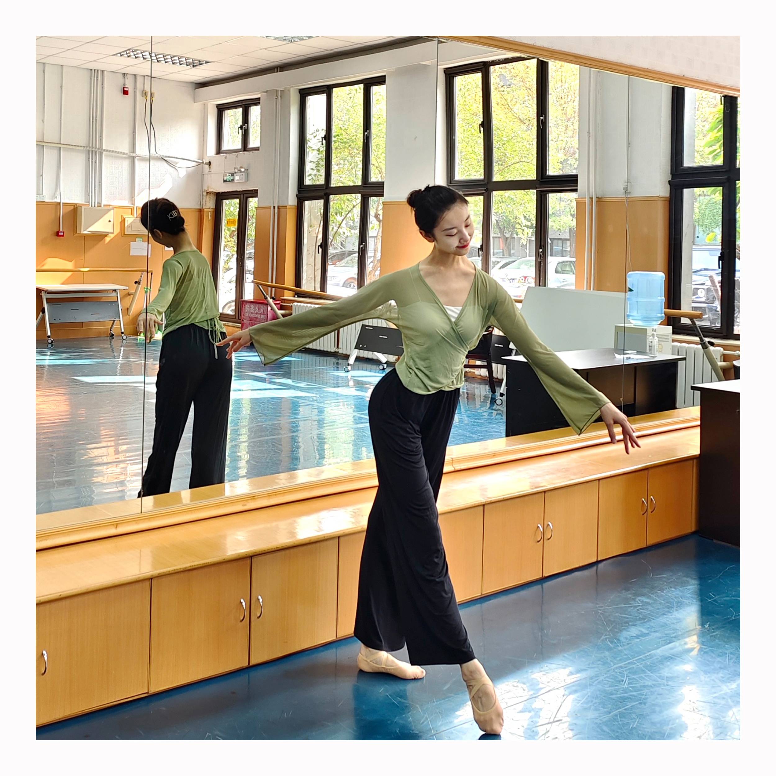 Classical Dance Ya Yue Dance Dance Service Chinese Dance Dance Practice Sweet Performance Examination Services National Dance Yoga Training