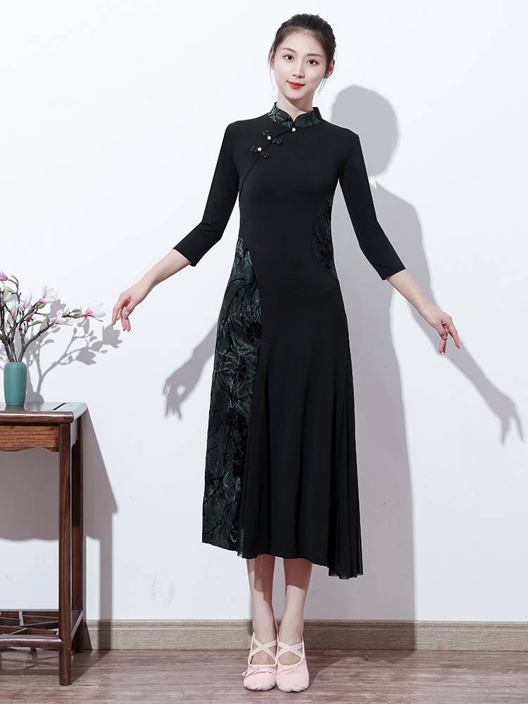 New classical dance cheongsam dance service female elegant Chinese dance exercises modern improved national dance performance