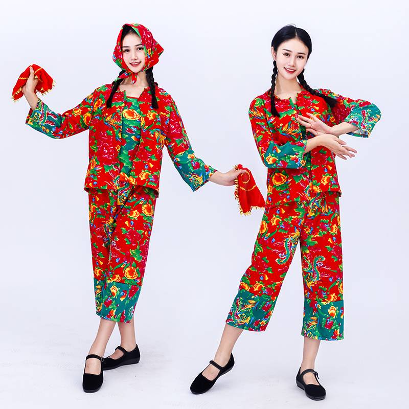 Two aunt in Dahua Bu Village, Northeast China switched to a funny sister Plaza Dance Yangge Farmers Set