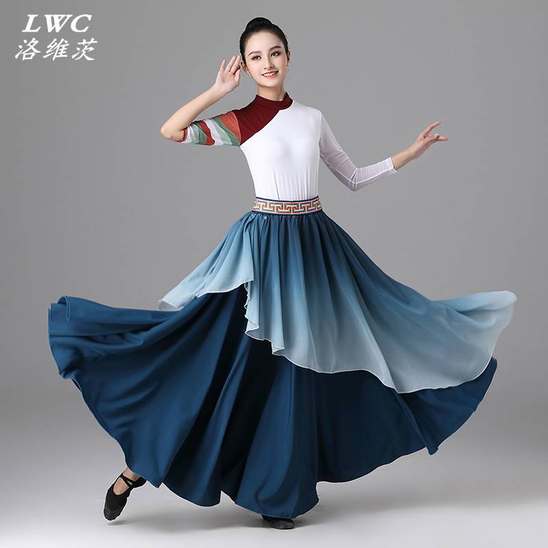 The Tibetan dance show, the dress girl in the square, the tuxedo, the Mongolian dance dress