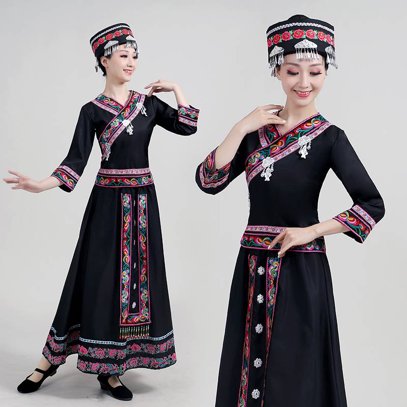 New Miao people performed the Tujia Yi Zhuang clothes, minority clothing, adult women's long dance clothing