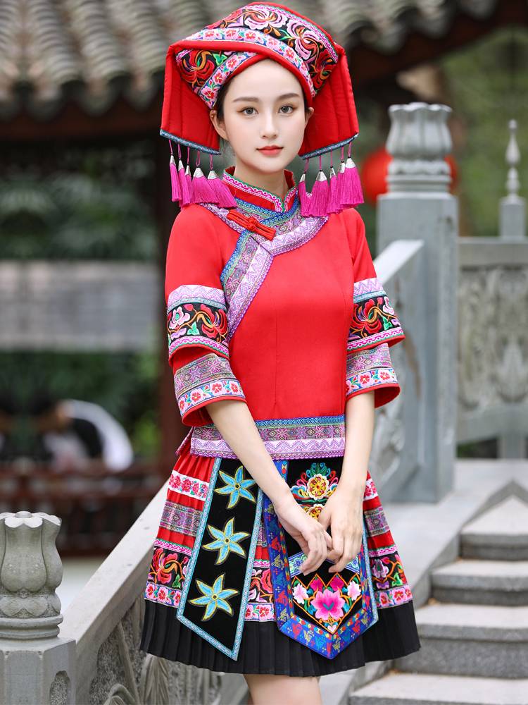Zhuang clothing female bride adult model March San Yunnan minority performance dance skirt set Miao clothing