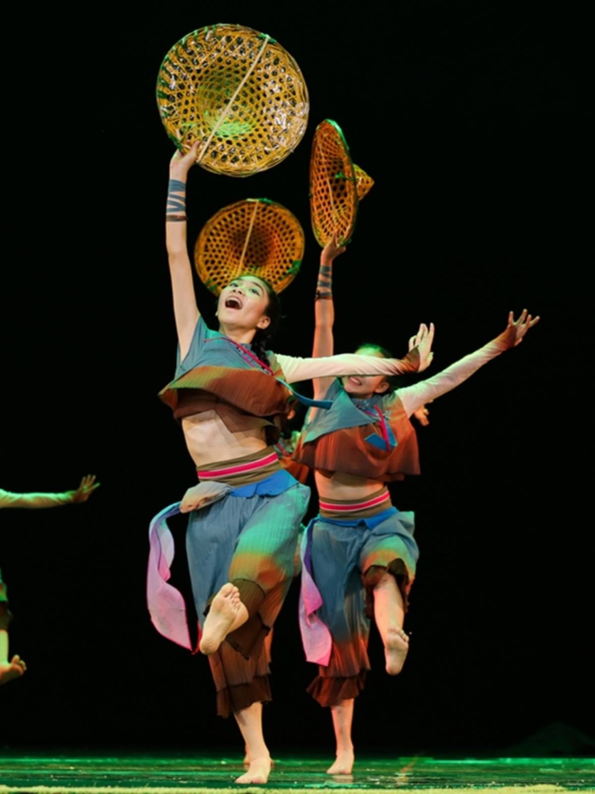 Our field performance clothing Xiaohe style fisherman sea female peasant dance field Douju national performance clothing