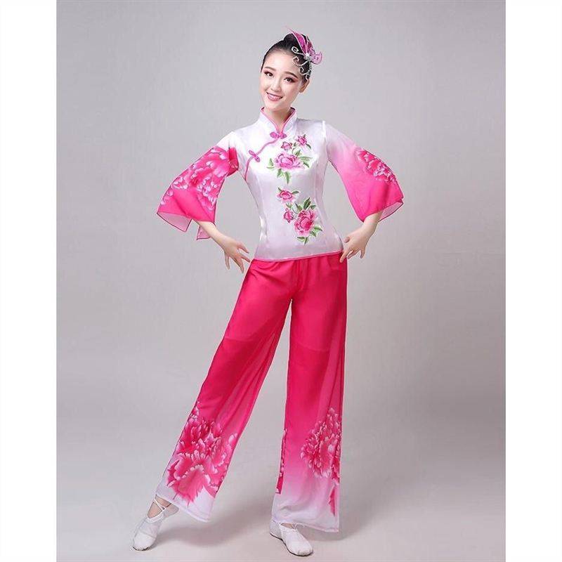Douyin, the same middle -aged and elderly Yangge Yaobun Village Grandma Caichang New Dance Show