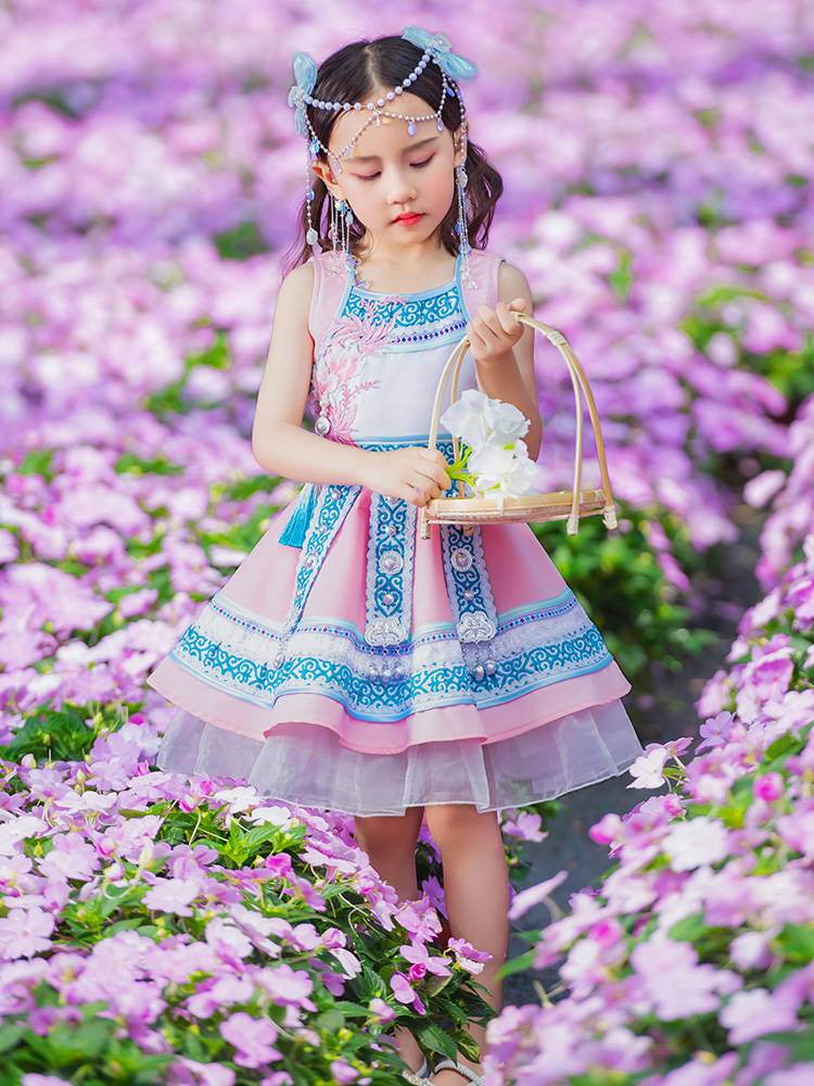 Children's ethnic minorities perform clothing girls Yunnan Miao Zhuang Zhuang Tujia clothing kindergarten dance clothes