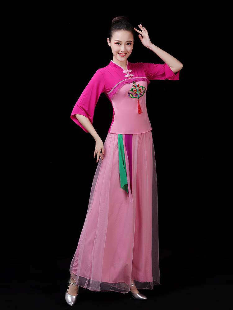 A new costume for the 2024 Spring and Summer Square dance, a classic dance costume for the nation