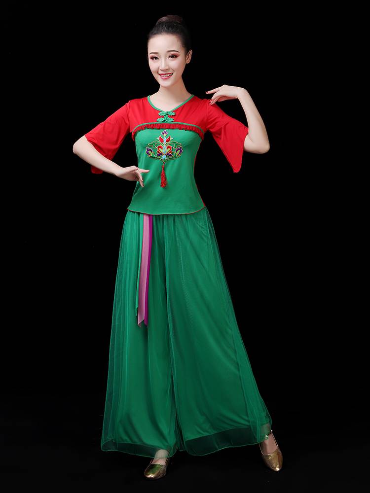 A new costume for the 2024 Spring and Summer Square dance, a classic dance costume for the nation