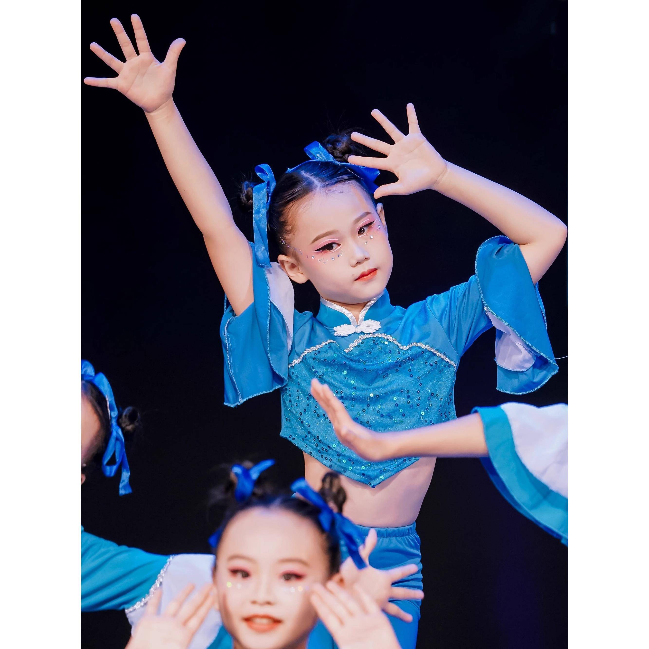 Liuyi Classical Dance Horse Dudu Riding Performance Fun National Dance Good Dance Clothing Tong Yi Dao Tao Tao Stool Bench
