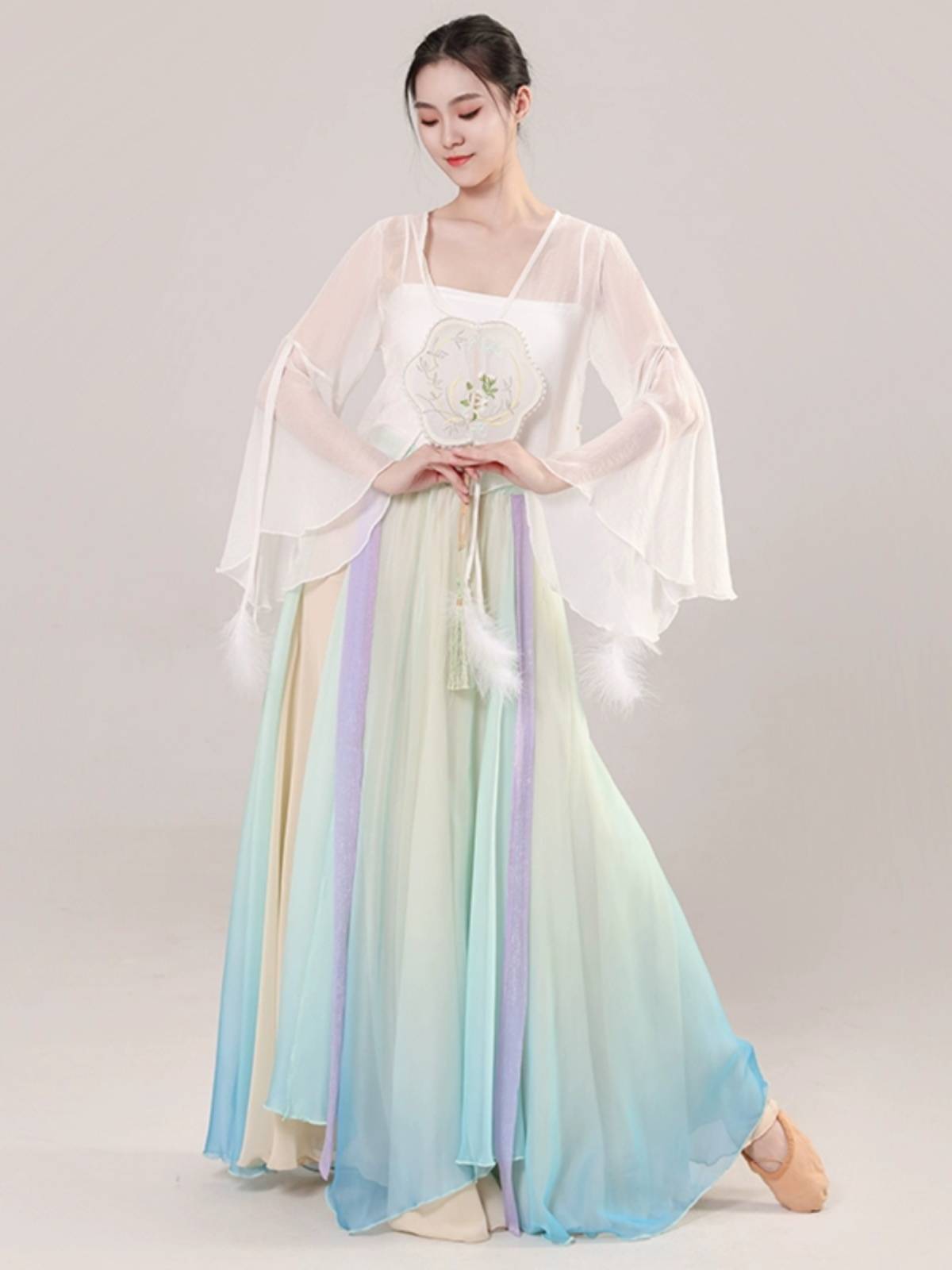 Classical dance clothing new lace -up feathers shirt, elegant gauze, practice service Chinese dance nation performance clothing