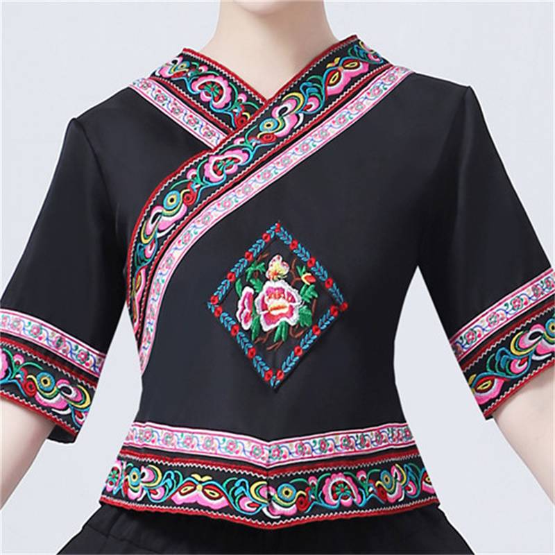 The Miao Tu -Nation -style Women's top, Guangxi Yunnan Guizhou Minority Performance Performance Square Dance Performance Clothing