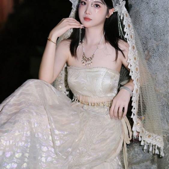 Luoshen explosion Dunhuang Feitian Ancient style Han service female exotic national dance photography performance service Chinese style dance installation