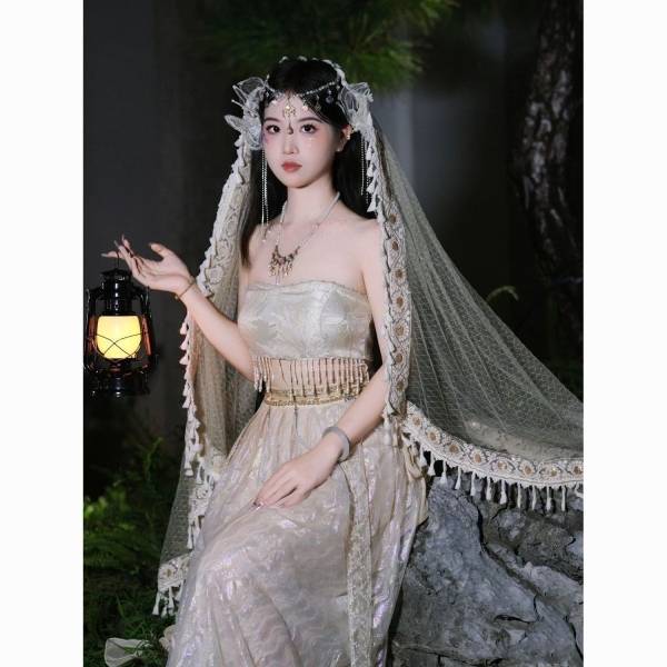 Luoshen explosion Dunhuang Feitian Ancient style Han service female exotic national dance photography performance service Chinese style dance installation