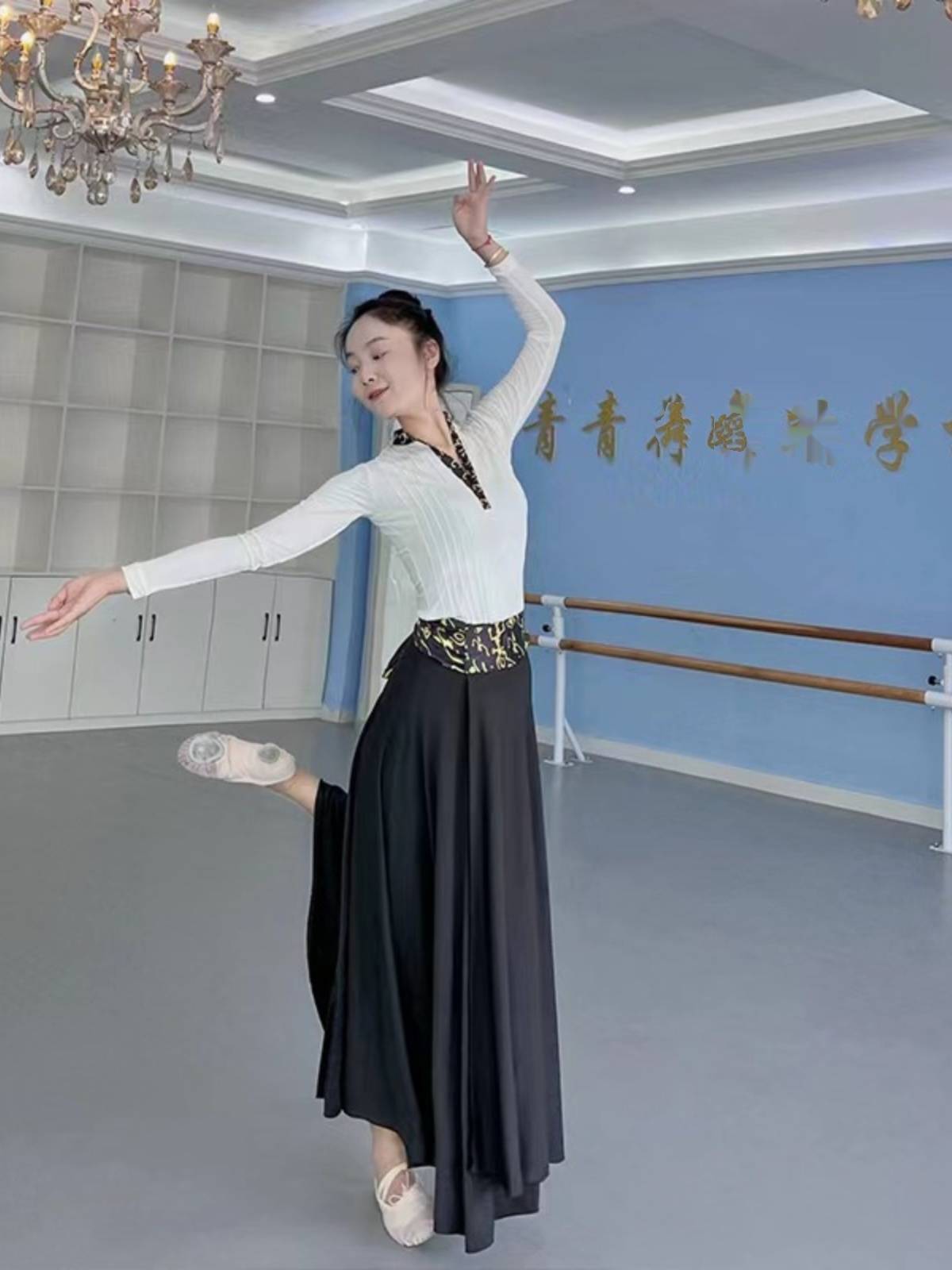 Tibetan Dance Show New Girls, Mongol Dance Classes for Adult Apprenticeship