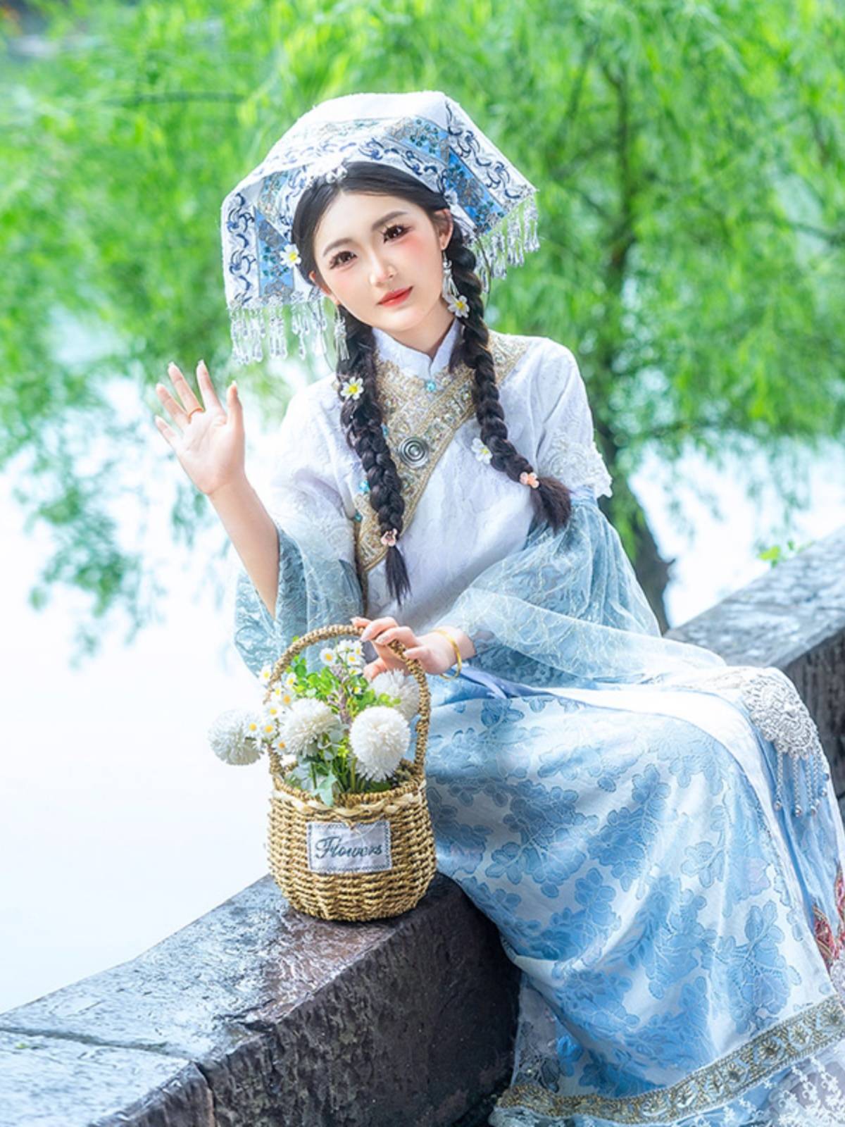 Zhuang clothing female ethnic minority dance travel adult clothing Guangxi ancient city photo art clothing set
