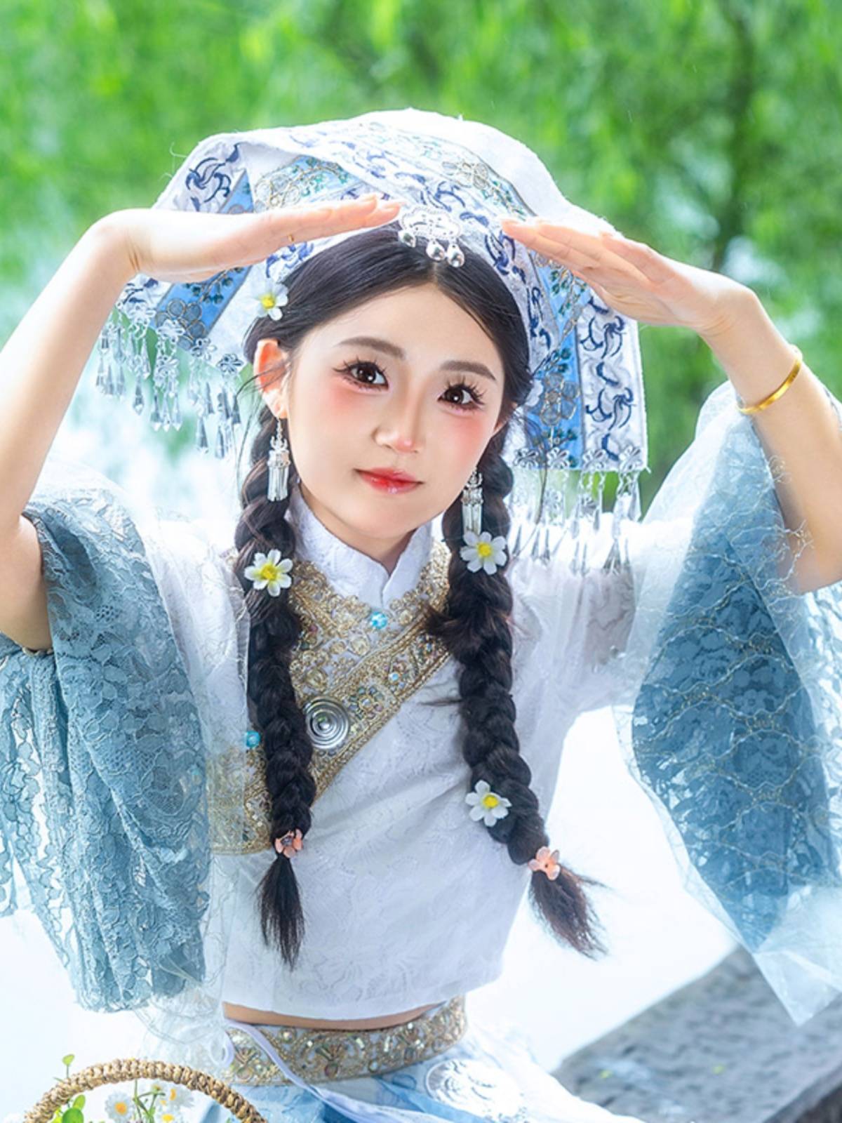 Zhuang clothing female ethnic minority dance travel adult clothing Guangxi ancient city photo art clothing set