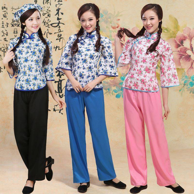 Yingshan Red Dance Performance Services Nanni Bay Clothing Dance Performance Performance Fair Federation Female Village Aunt's Aunting Nation at that time