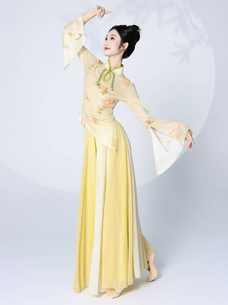 Qiu Xiaomei's classic choreographer tiara and tiara tiara for the Chinese dance people