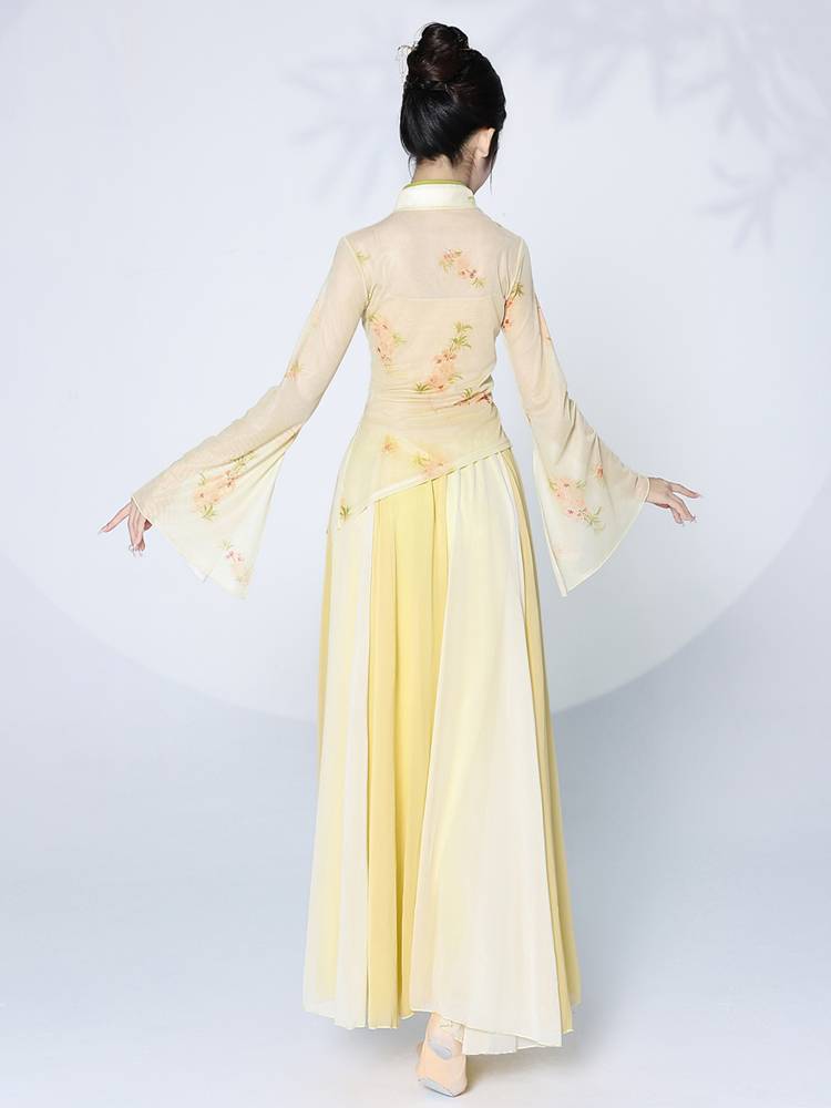 Qiu Xiaomei's classic choreographer tiara and tiara tiara for the Chinese dance people