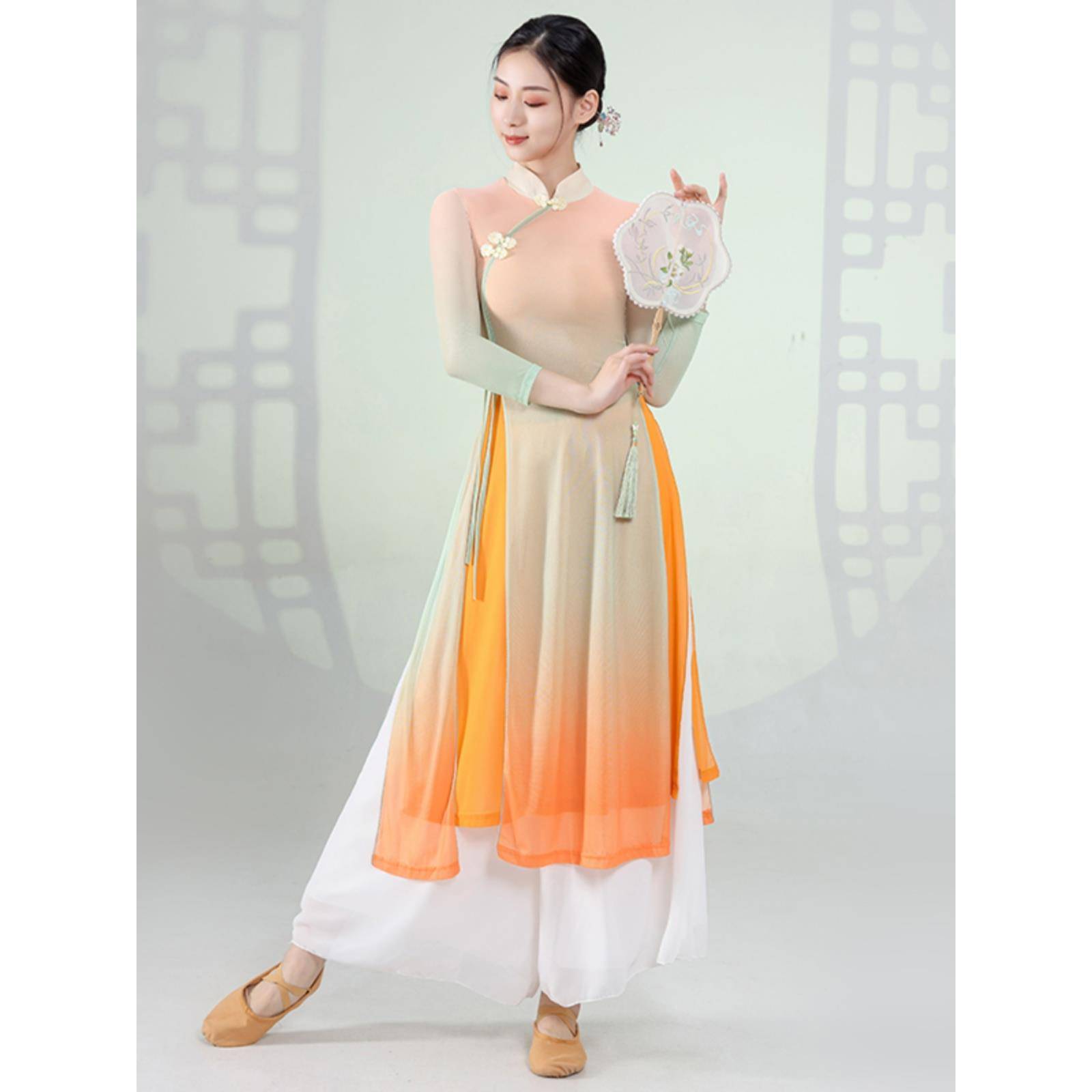 Classical dance gradient cheongsam female body rhyme service ancient style national dance dance service Chinese dance exercise performance service
