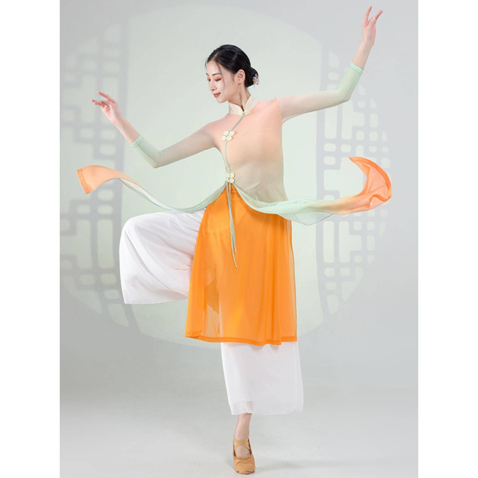 Classical dance gradient cheongsam female body rhyme service ancient style national dance dance service Chinese dance exercise performance service