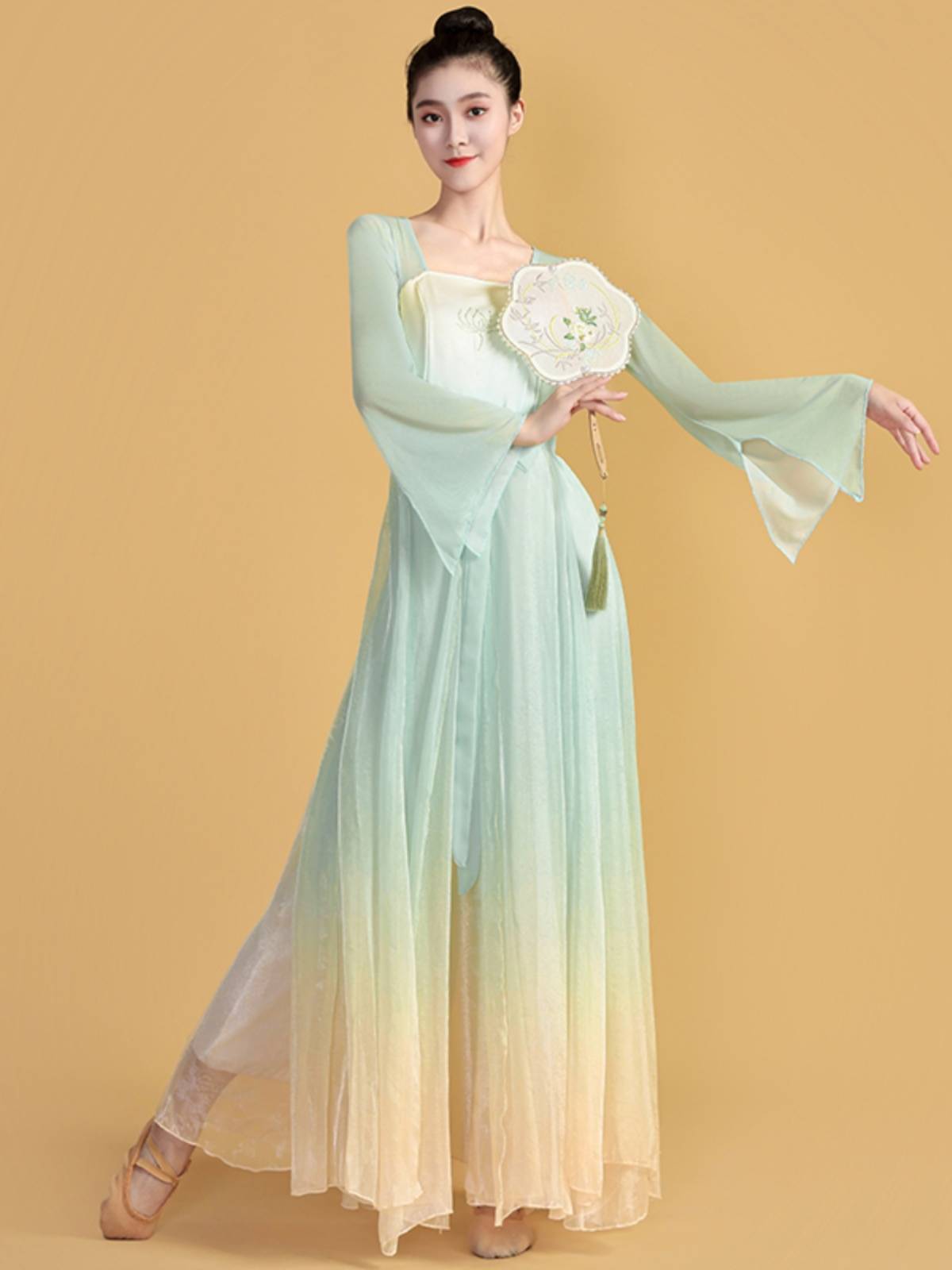 New classical dance gradual dance clothing, Yunding Ya Yue, national female elegant practice, performance clothing, clothing dress