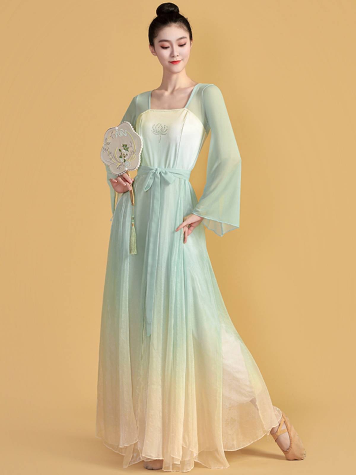 New classical dance gradual dance clothing, Yunding Ya Yue, national female elegant practice, performance clothing, clothing dress