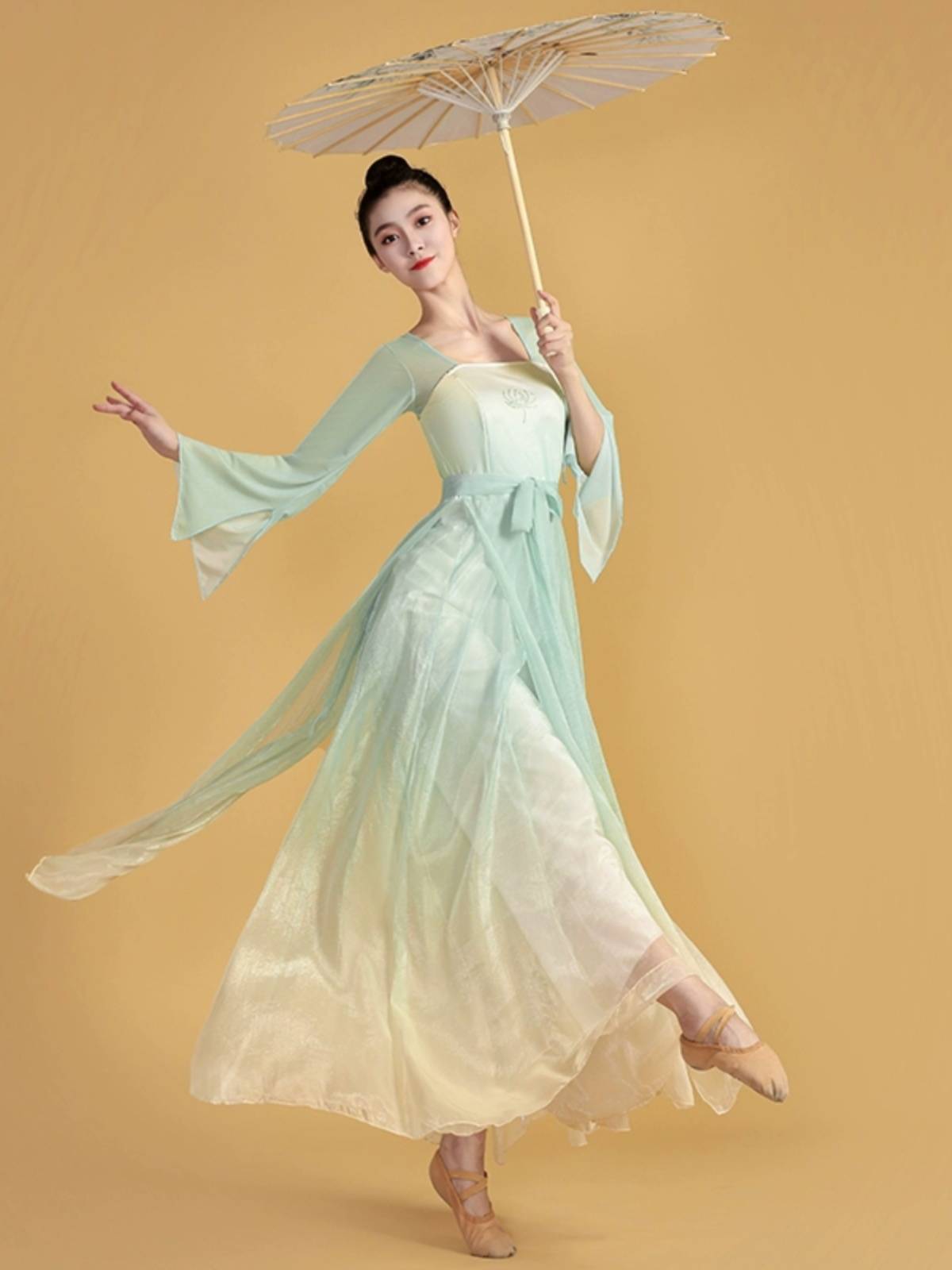 New classical dance gradual dance clothing, Yunding Ya Yue, national female elegant practice, performance clothing, clothing dress