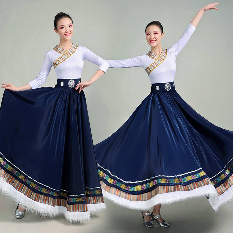 The Tibetan dance dress practiced a long skirt and a high-skirt choreographer