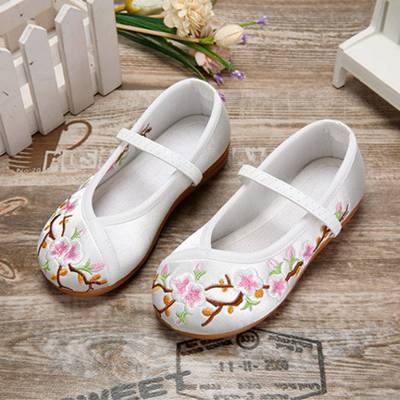 Old Beijing children's cloth shoes new girl embroidered flower shoes casual with cheongsam dance princess costume national style