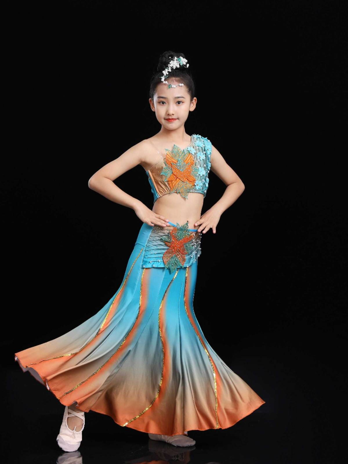 Dai dance girl performance service dance set dance set, Yunnan Yingxian Xishuangbanna skirt national dance scene service