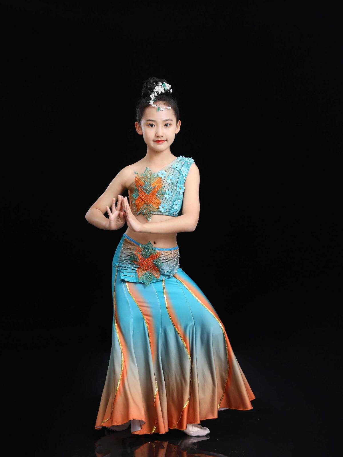 Dai dance girl performance service dance set dance set, Yunnan Yingxian Xishuangbanna skirt national dance scene service