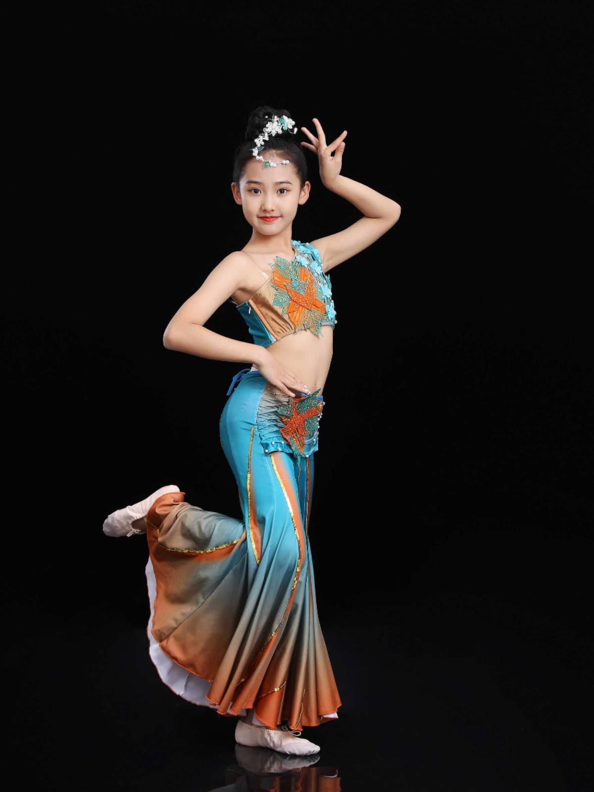 Dai dance girl performance service dance set dance set, Yunnan Yingxian Xishuangbanna skirt national dance scene service