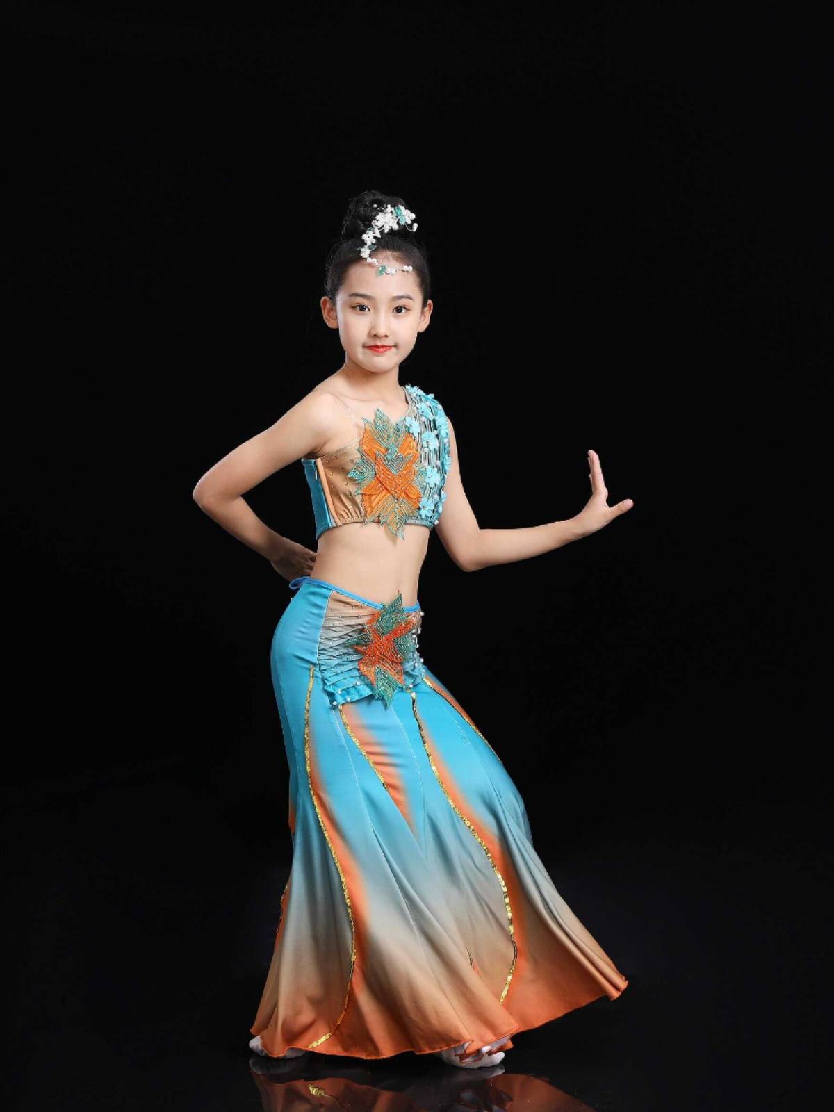 Dai dance girl performance service dance set dance set, Yunnan Yingxian Xishuangbanna skirt national dance scene service